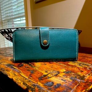 Portland Leather Goods Bifold Wallet in Peacock